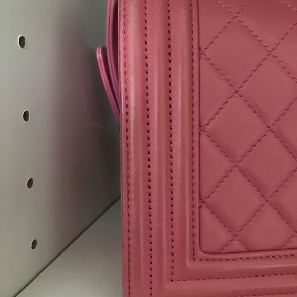Chanel Medium Quilted Pink Boy Bag - Picture 7 of 11